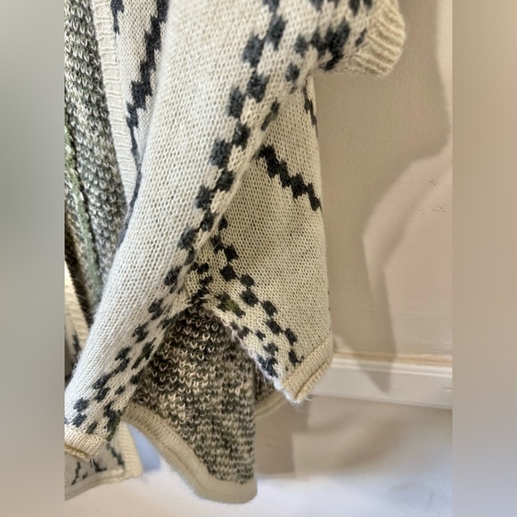 Bethany Mota | Open Front Oversized Shawl Cardigan | Size Small - Picture 9 of 10